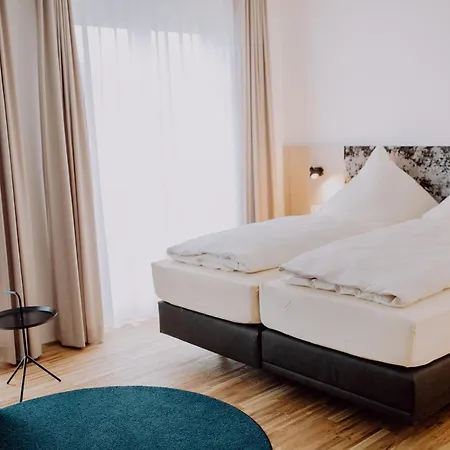 Jann Von Hotel